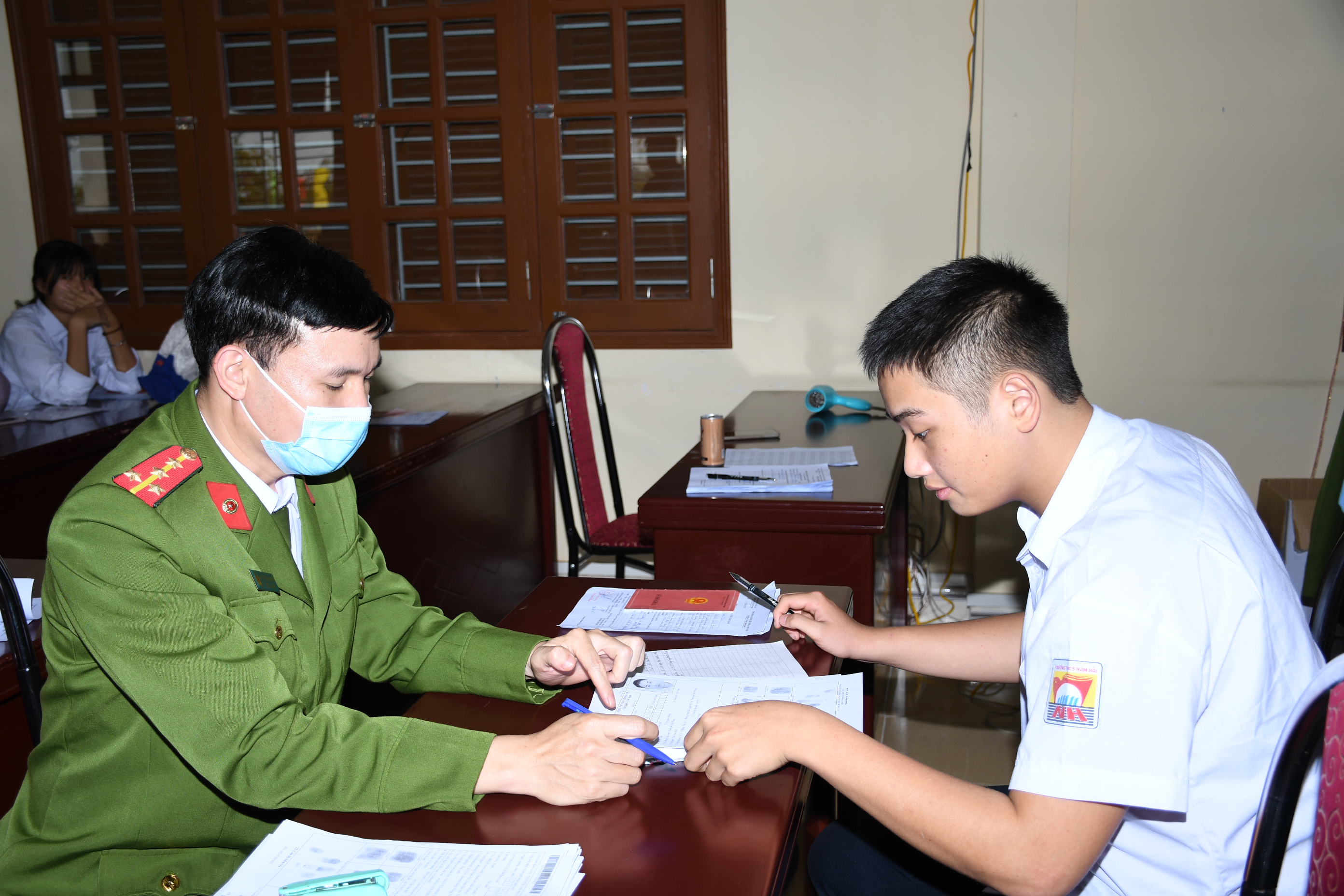 “Tìm hiểu Luật Cư trú năm 2020”: Người làm công tác đăng ký cư trú phải đáp ứng những yêu cầu gì?